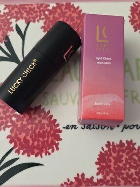 Lucky Chick "Lucky Days" 8Lip & Cheek Multi Stick - Lucky Days (Pink Coral)